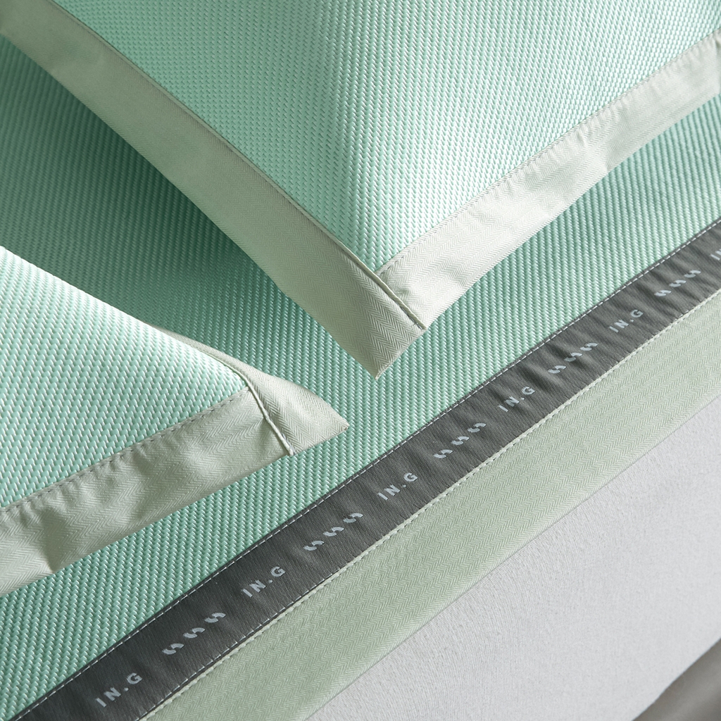 91家纺网 家纺一手货源 找家纺 印季家纺 2026新款可水洗织带款凉感冰藤软席 水绿