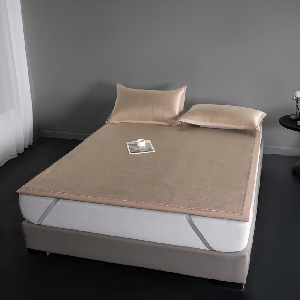 91家纺网 家纺一手货源 找家纺 印季家纺 2026新款可水洗织带款凉感冰藤软席 金咖