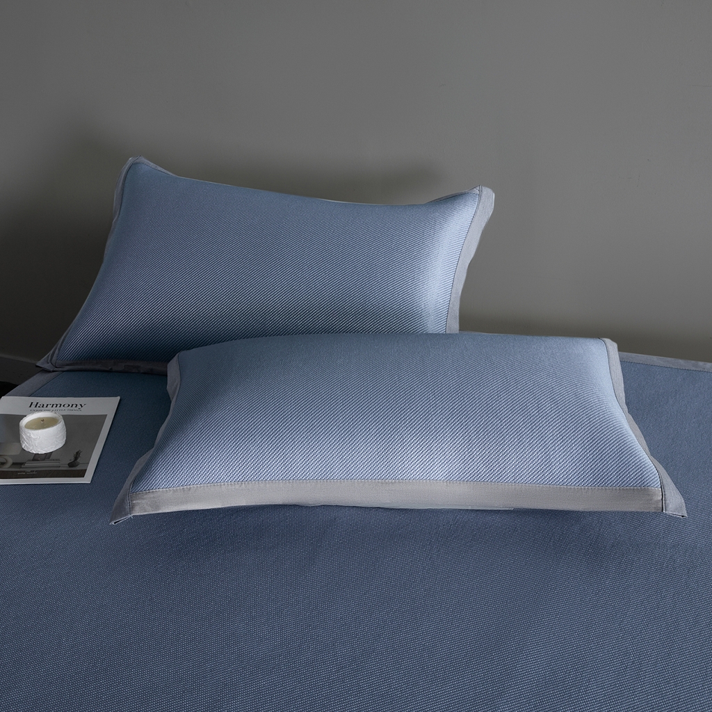 91家纺网 家纺一手货源 找家纺 印季家纺 2026新款可水洗织带款凉感冰藤软席 深蓝