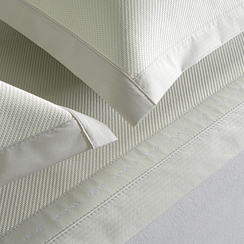 91家纺网 家纺一手货源 找家纺 印季家纺 2026新款可水洗织带款凉感冰藤软席 米黄