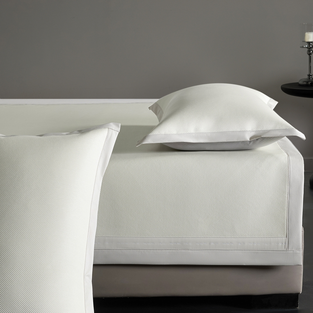 91家纺网 家纺一手货源 找家纺 印季家纺 2026新款可水洗织带款凉感冰藤软席 米黄