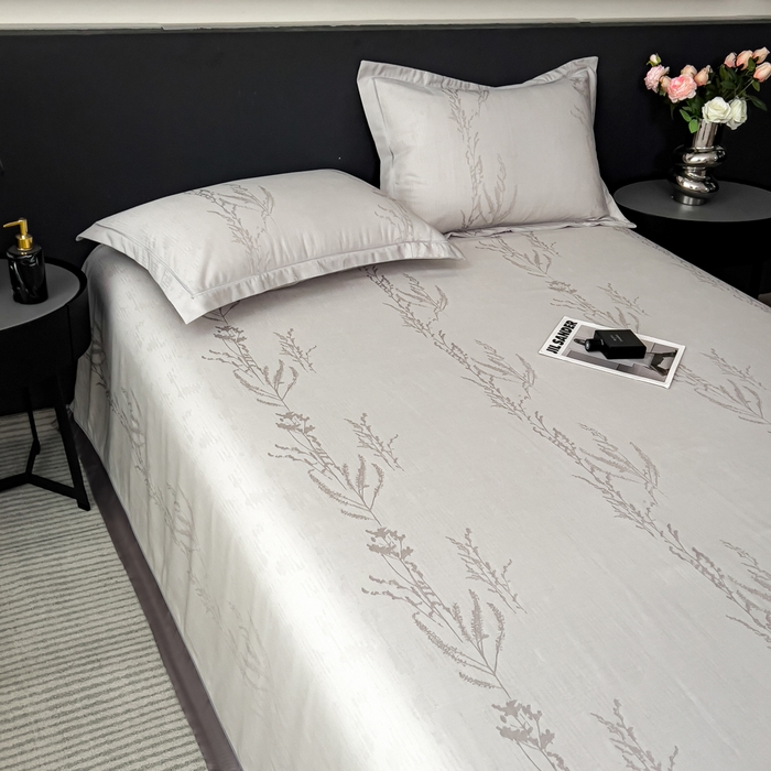 91家纺网 家纺一手货源 找家纺 印季家纺 2026新款色织提花100%竹纤维床单凉席 芷梵-银灰凋