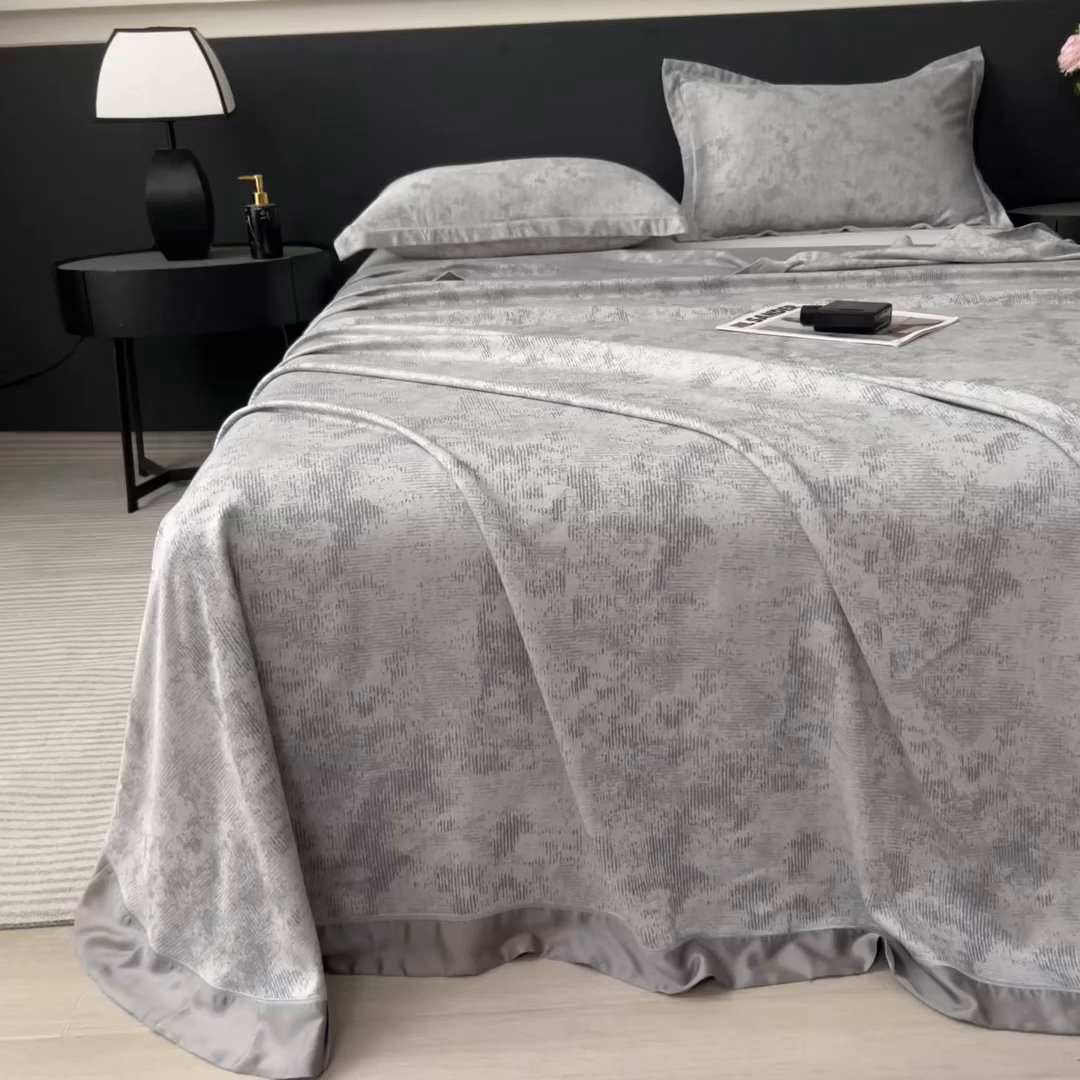 91家纺网 家纺一手货源 找家纺 印季家纺 2026新款色织提花100%竹纤维床单凉席 雾梦-乌云灰