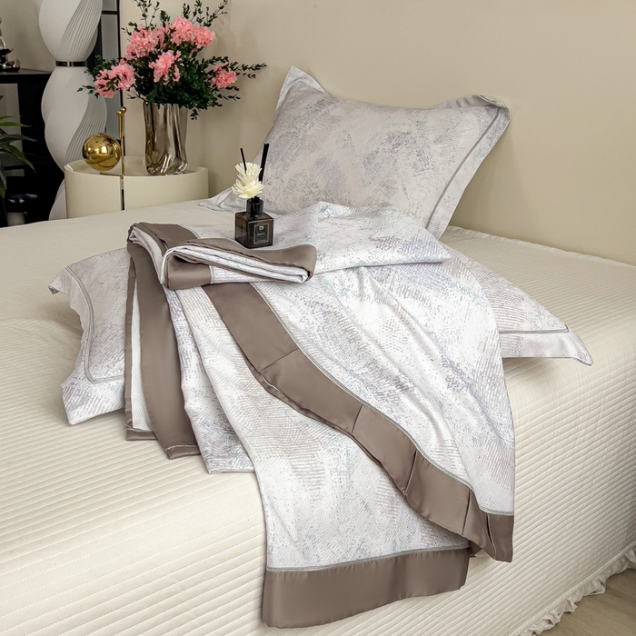 91家纺网 家纺一手货源 找家纺 印季家纺 2026新款数码印花竹纤维+莱赛尔床单凉席 情愫-灰