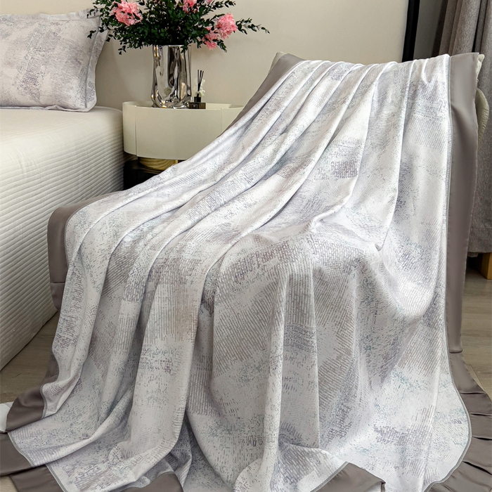 91家纺网 家纺一手货源 找家纺 印季家纺 2026新款数码印花竹纤维+莱赛尔床单凉席 情愫-灰