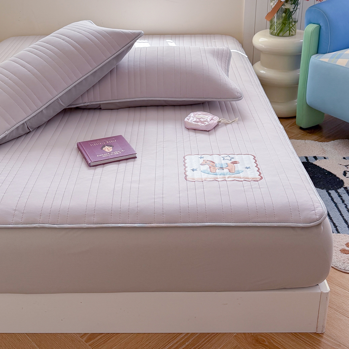 91家纺网 家纺一手货源 找家纺 TT.one 塔塔家居 2026新款A类夏日裸感凉感夏凉垫--小马系列 小马-摩卡灰