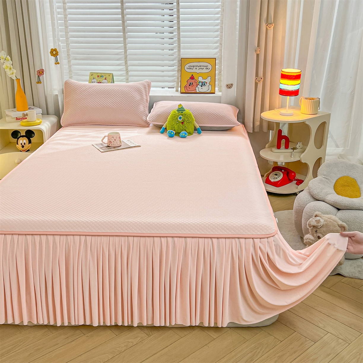 91家纺网 家纺一手货源 找家纺 雯豆家纺 2026新款A类凉感丝花边床裙款凉席席子凉席 凉感丝床裙-胭脂粉