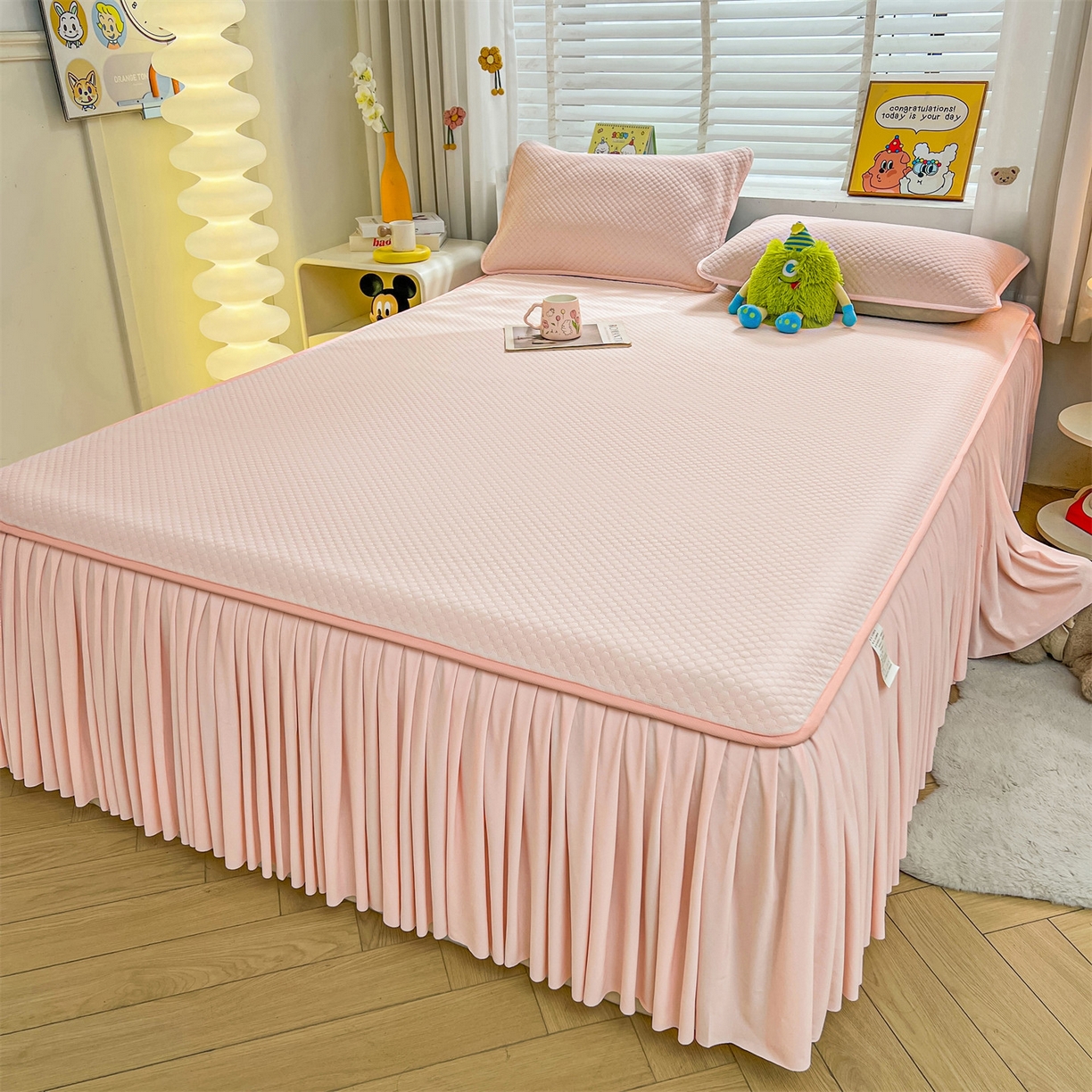 91家纺网 家纺一手货源 找家纺 雯豆家纺 2026新款A类凉感丝花边床裙款凉席席子凉席 凉感丝床裙-胭脂粉