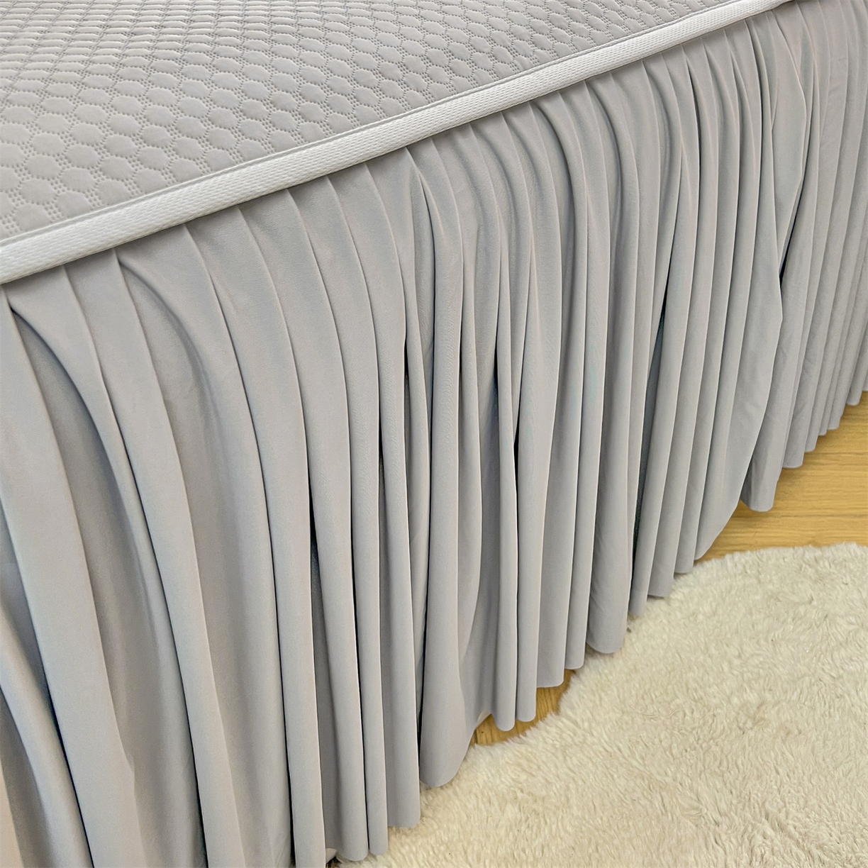 91家纺网 家纺一手货源 找家纺 雯豆家纺 2026新款A类凉感丝花边床裙款凉席席子凉席 凉感丝床裙-轻奢灰