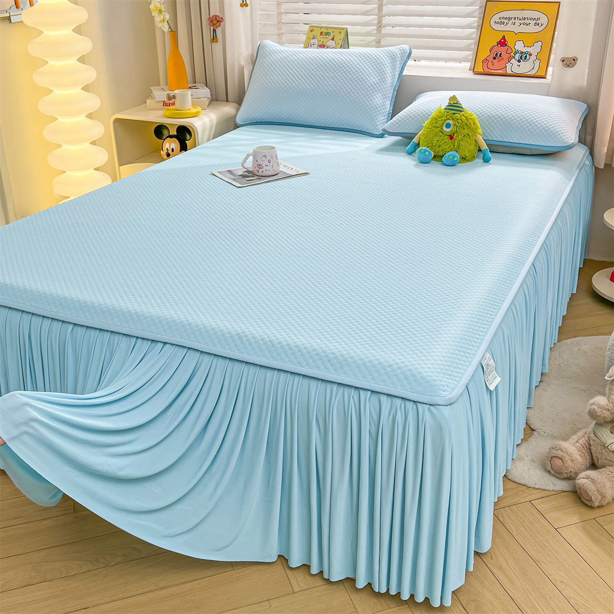 91家纺网 家纺一手货源 找家纺 雯豆家纺 2026新款A类凉感丝花边床裙款凉席席子凉席 凉感丝床裙-碧空蓝