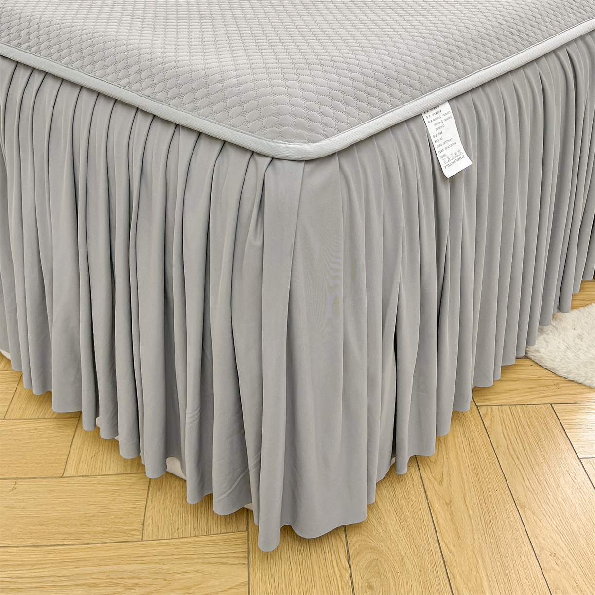 91家纺网 家纺一手货源 找家纺 雯豆家纺 2026新款A类凉感丝花边床裙款凉席席子凉席 凉感丝床裙-轻奢灰