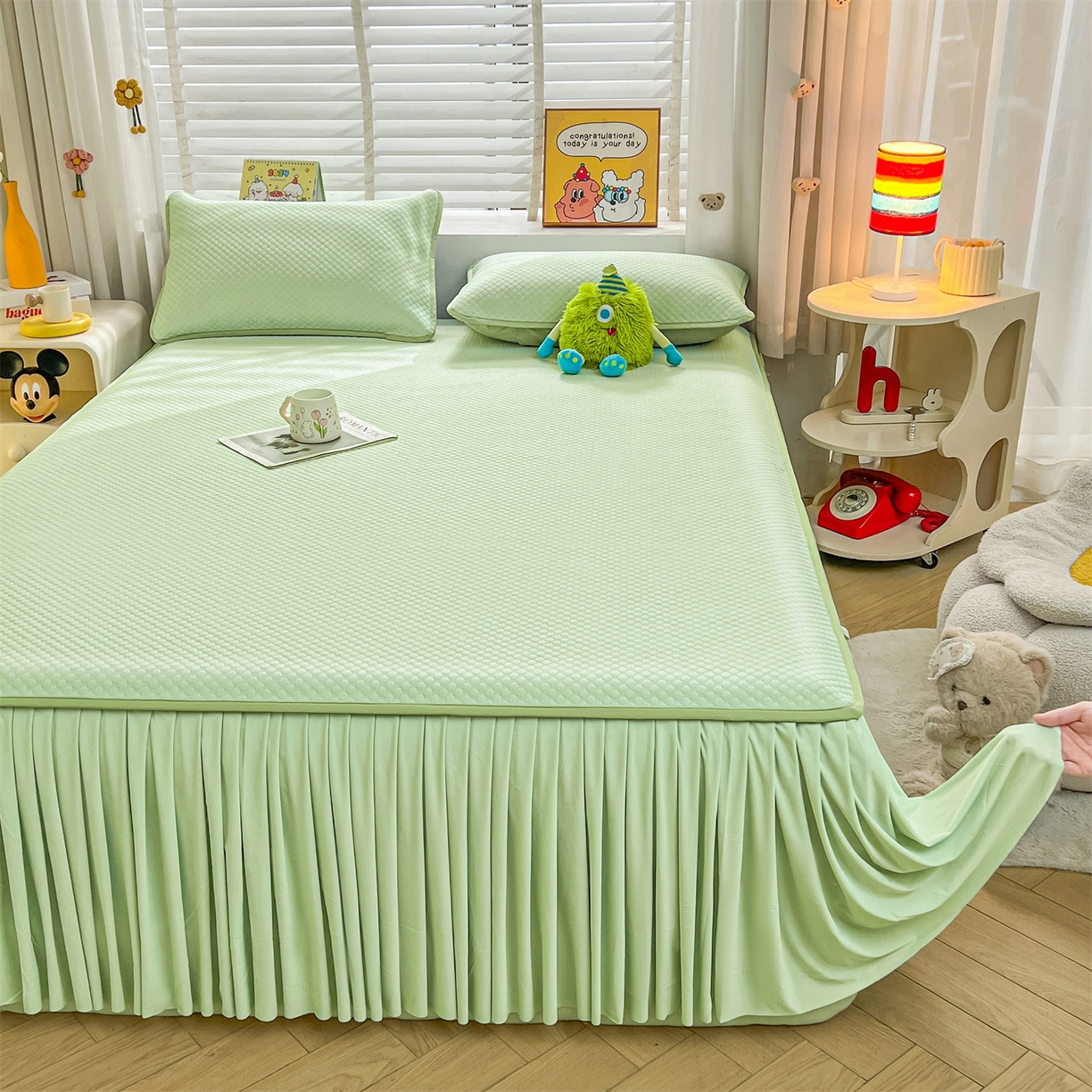 91家纺网 家纺一手货源 找家纺 雯豆家纺 2026新款A类凉感丝花边床裙款凉席席子凉席 凉感丝床裙-春辰绿