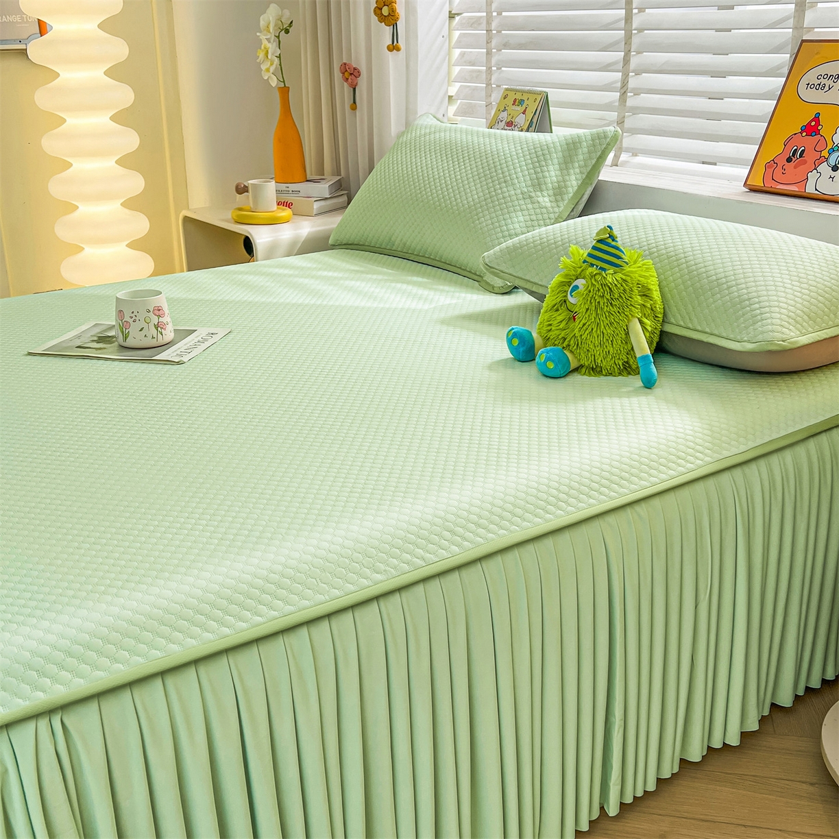 91家纺网 家纺一手货源 找家纺 雯豆家纺 2026新款A类凉感丝花边床裙款凉席席子凉席 凉感丝床裙-春辰绿