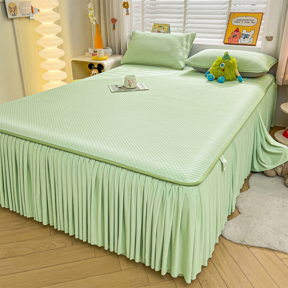 91家纺网 家纺一手货源 找家纺 雯豆家纺 2026新款A类凉感丝花边床裙款凉席席子凉席 凉感丝床裙-春辰绿