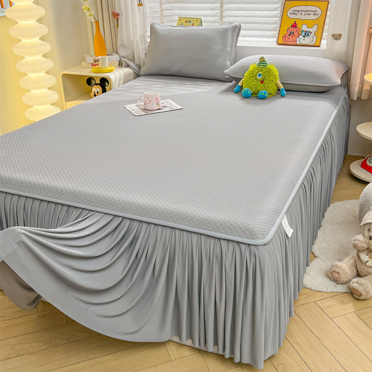 91家纺网 家纺一手货源 找家纺 雯豆家纺 2026新款A类凉感丝花边床裙款凉席席子凉席 凉感丝床裙-轻奢灰