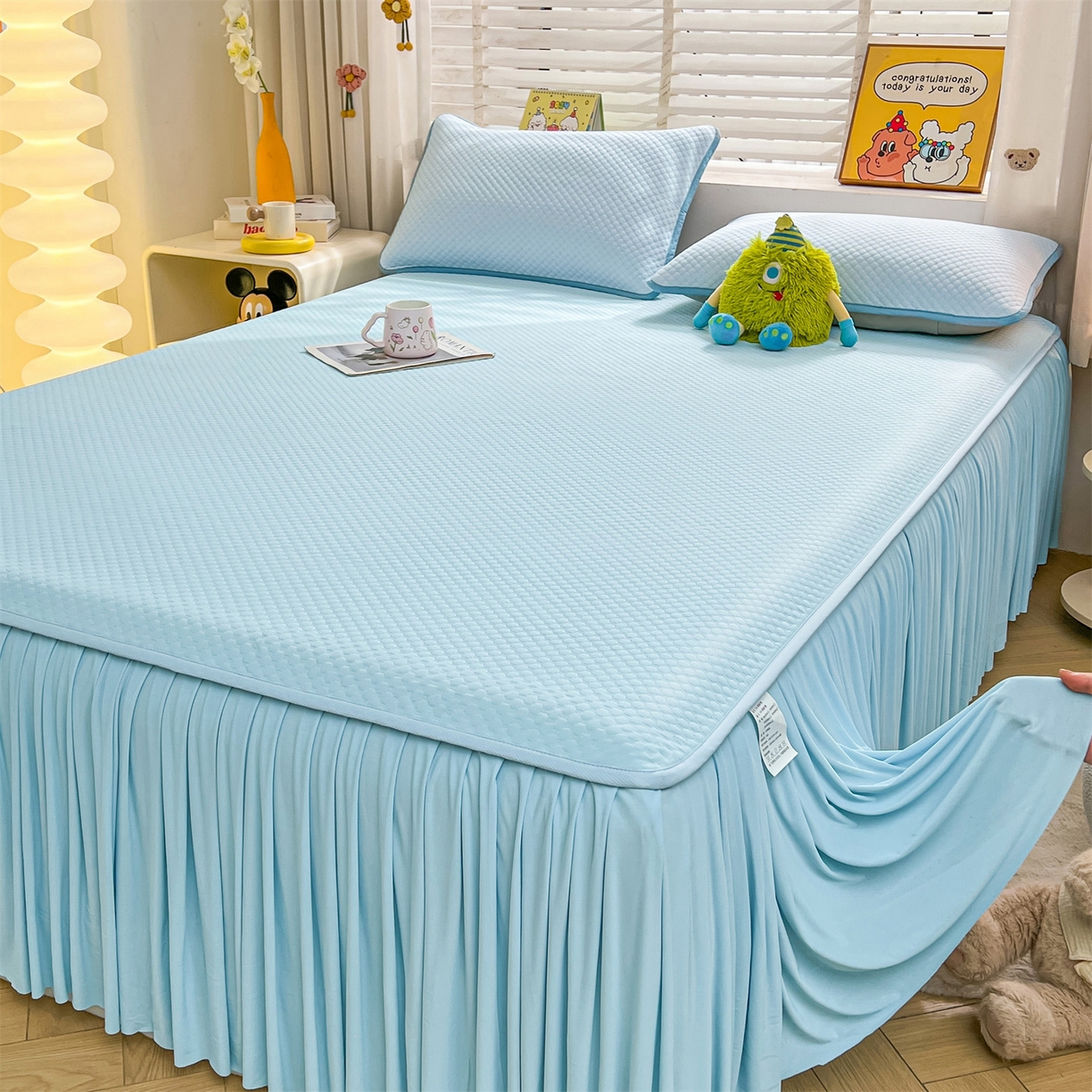 91家纺网 家纺一手货源 找家纺 雯豆家纺 2026新款A类凉感丝花边床裙款凉席席子凉席 凉感丝床裙-碧空蓝