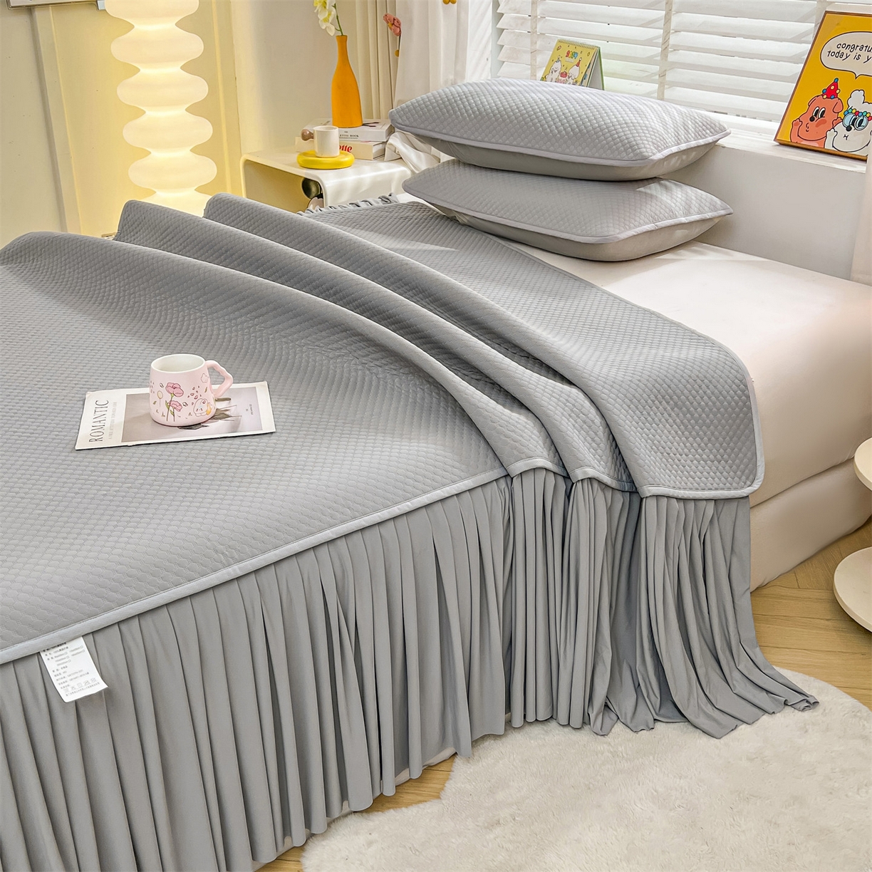 91家纺网 家纺一手货源 找家纺 雯豆家纺 2026新款A类凉感丝花边床裙款凉席席子凉席 凉感丝床裙-轻奢灰