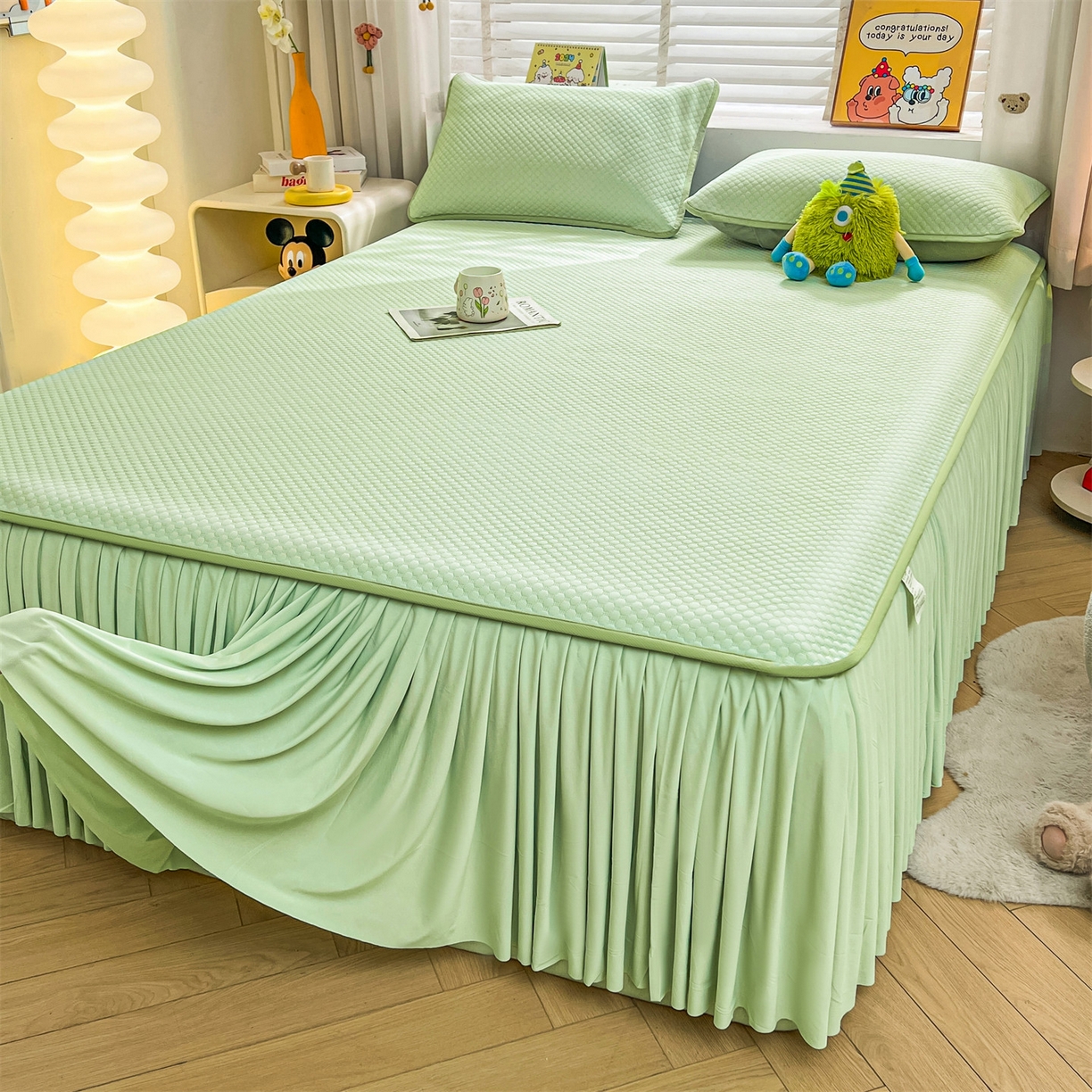 91家纺网 家纺一手货源 找家纺 雯豆家纺 2026新款A类凉感丝花边床裙款凉席席子凉席 凉感丝床裙-春辰绿