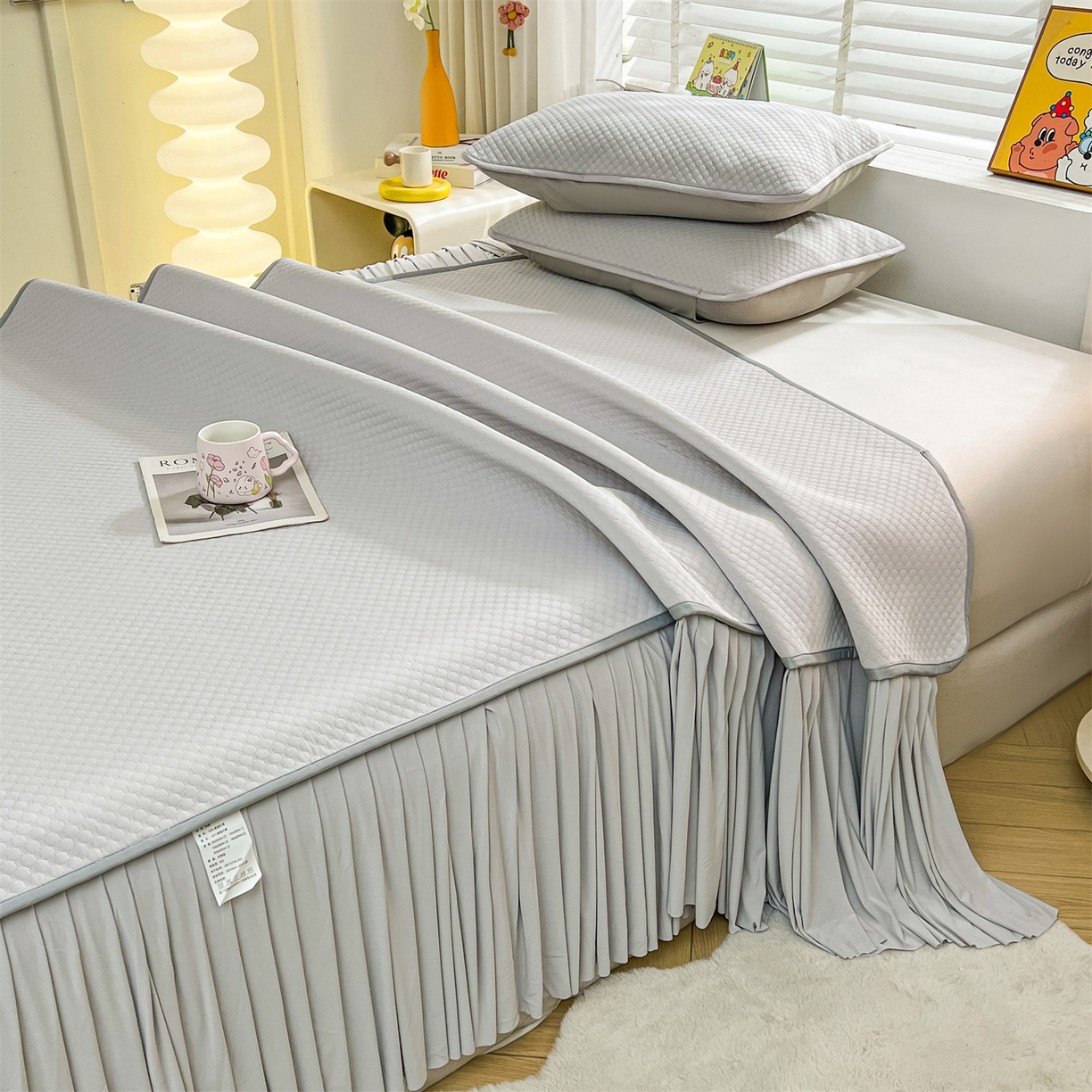 91家纺网 家纺一手货源 找家纺 雯豆家纺 2026新款A类凉感丝花边床裙款凉席席子凉席 凉感丝床裙-淡雅灰