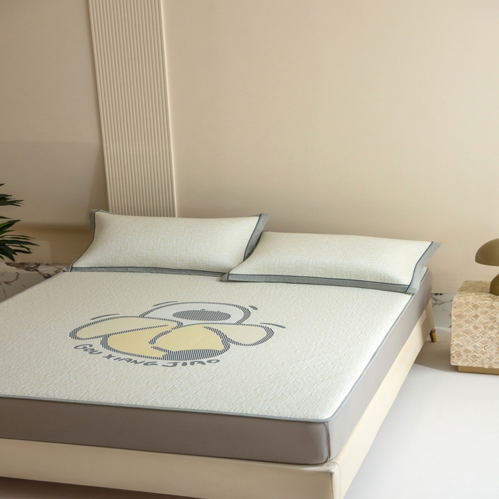 91家纺网 家纺一手货源 找家纺 印季家纺 2026新款卡通大版提花冰爽凉感丝凉席席子 香蕉人