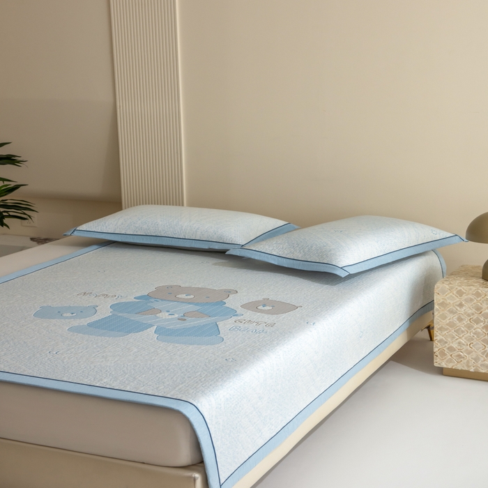 91家纺网 家纺一手货源 找家纺 印季家纺 2026新款卡通大版提花冰爽凉感丝凉席席子 熊宝宝