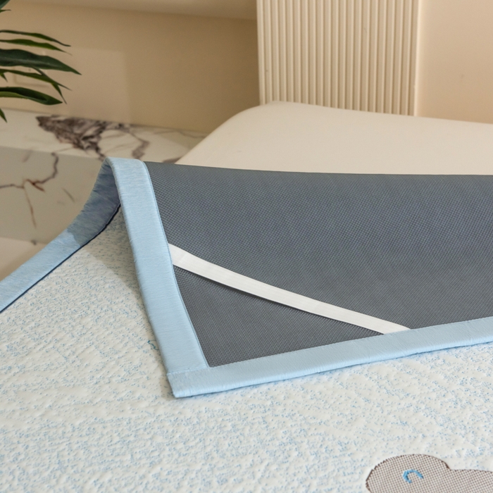 91家纺网 家纺一手货源 找家纺 印季家纺 2026新款卡通大版提花冰爽凉感丝凉席席子 熊宝宝