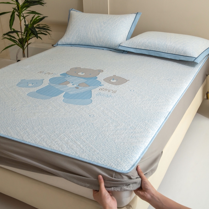 91家纺网 家纺一手货源 找家纺 印季家纺 2026新款卡通大版提花冰爽凉感丝凉席席子 熊宝宝