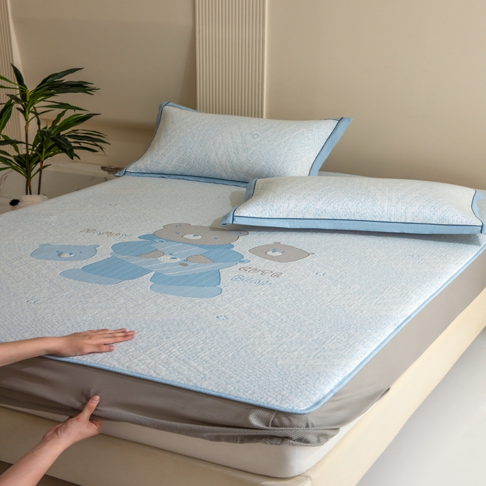 91家纺网 家纺一手货源 找家纺 印季家纺 2026新款卡通大版提花冰爽凉感丝凉席席子 熊宝宝