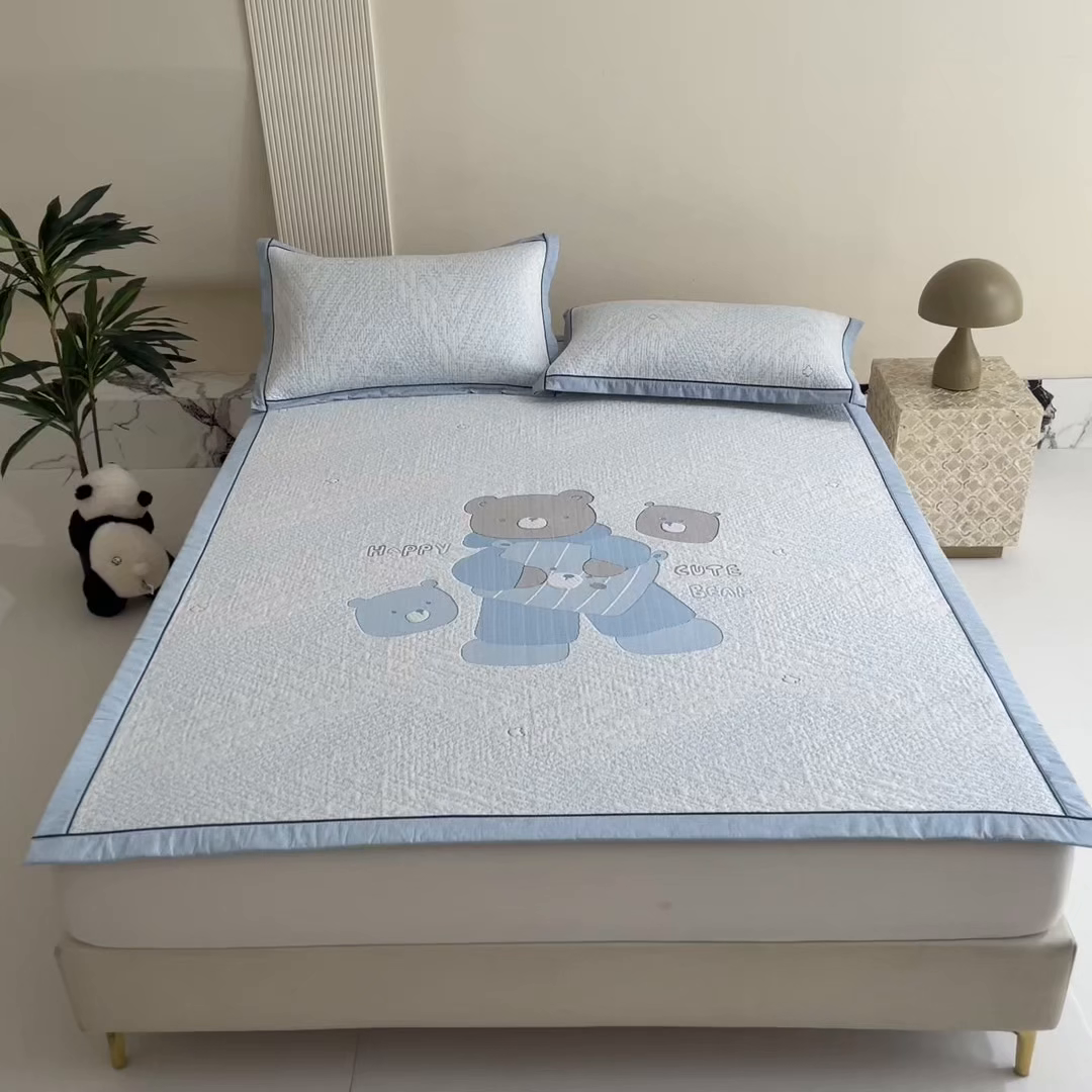 91家纺网 家纺一手货源 找家纺 印季家纺 2026新款卡通大版提花冰爽凉感丝凉席席子 熊宝宝