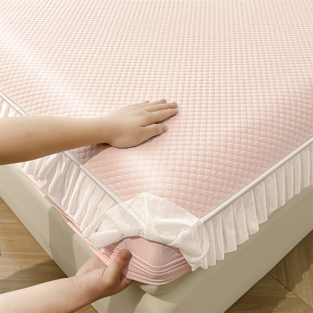 91家纺网 家纺一手货源 找家纺 雯豆家纺 2026新款A类凉感丝花边床笠款凉席席子凉席 凉感丝花边床笠-胭脂粉