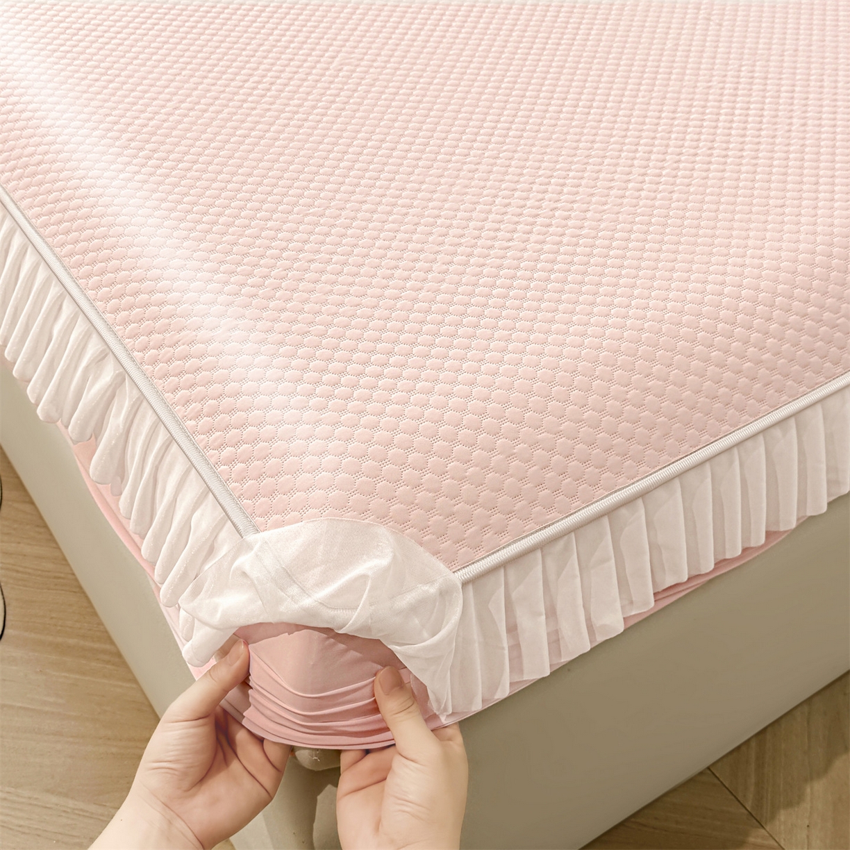 91家纺网 家纺一手货源 找家纺 雯豆家纺 2026新款A类凉感丝花边床笠款凉席席子凉席 凉感丝花边床笠-胭脂粉