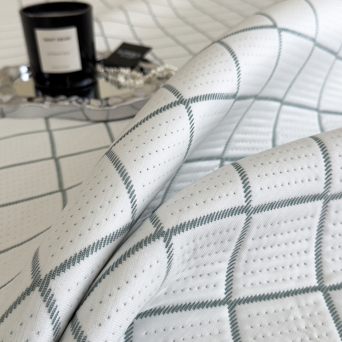 91家纺网 家纺一手货源 找家纺 印季家纺 2026新款轻奢简约凉感丝泡泡席-格调凉席（床席款） 墨绿