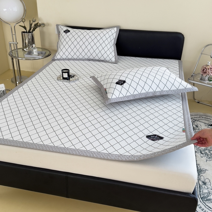 91家纺网 家纺一手货源 找家纺 印季家纺 2026新款轻奢简约凉感丝泡泡席-格调凉席（床席款） 银灰