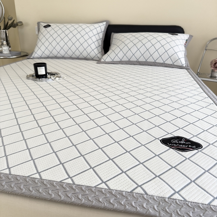 91家纺网 家纺一手货源 找家纺 印季家纺 2026新款轻奢简约凉感丝泡泡席-格调凉席（床席款） 藏蓝