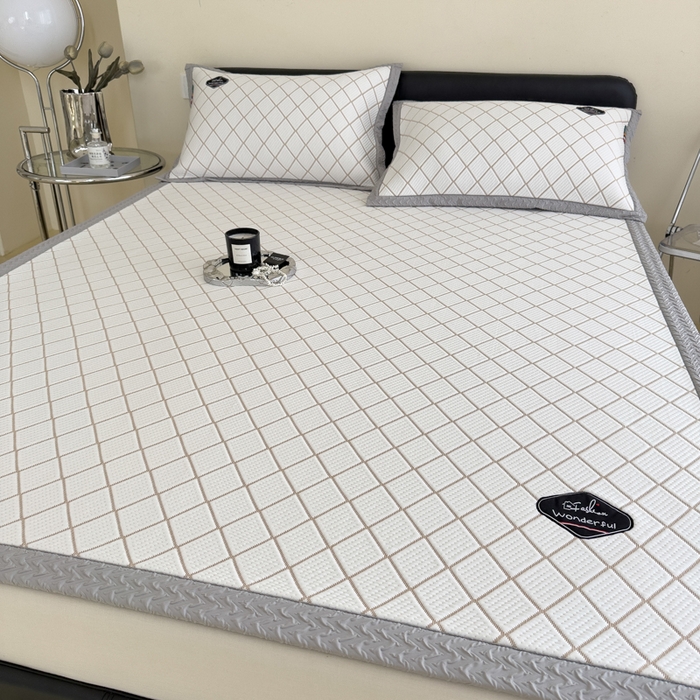 91家纺网 家纺一手货源 找家纺 印季家纺 2026新款轻奢简约凉感丝泡泡席-格调凉席（床席款） 米黄