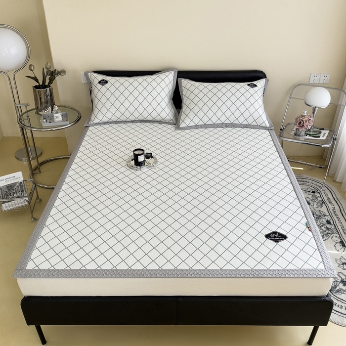 91家纺网 家纺一手货源 找家纺 印季家纺 2026新款轻奢简约凉感丝泡泡席-格调凉席（床席款） 墨绿