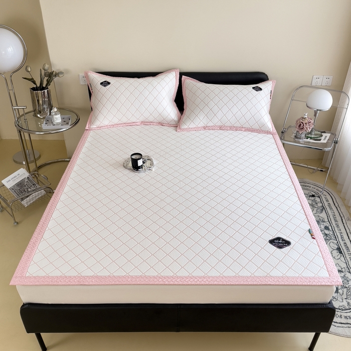 91家纺网 家纺一手货源 找家纺 印季家纺 2026新款轻奢简约凉感丝泡泡席-格调凉席（床席款） 浅粉