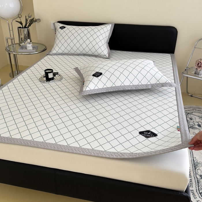 91家纺网 家纺一手货源 找家纺 印季家纺 2026新款轻奢简约凉感丝泡泡席-格调凉席（床席款） 墨绿