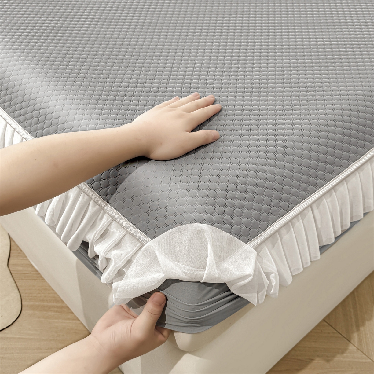 91家纺网 家纺一手货源 找家纺 雯豆家纺 2026新款A类凉感丝花边床笠款凉席席子凉席 凉感丝花边床笠-轻奢灰