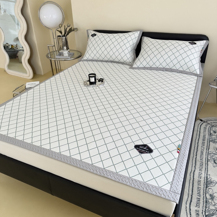 91家纺网 家纺一手货源 找家纺 印季家纺 2026新款轻奢简约凉感丝泡泡席-格调凉席（床席款） 墨绿