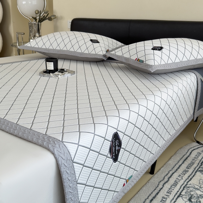 91家纺网 家纺一手货源 找家纺 印季家纺 2026新款轻奢简约凉感丝泡泡席-格调凉席（床席款） 银灰