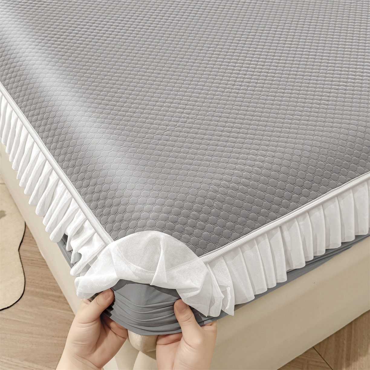 91家纺网 家纺一手货源 找家纺 雯豆家纺 2026新款A类凉感丝花边床笠款凉席席子凉席 凉感丝花边床笠-轻奢灰