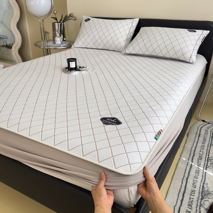 91家纺网 家纺一手货源 找家纺 印季家纺 2026新款轻奢简约凉感丝泡泡席-格调凉席（床席款） 米黄