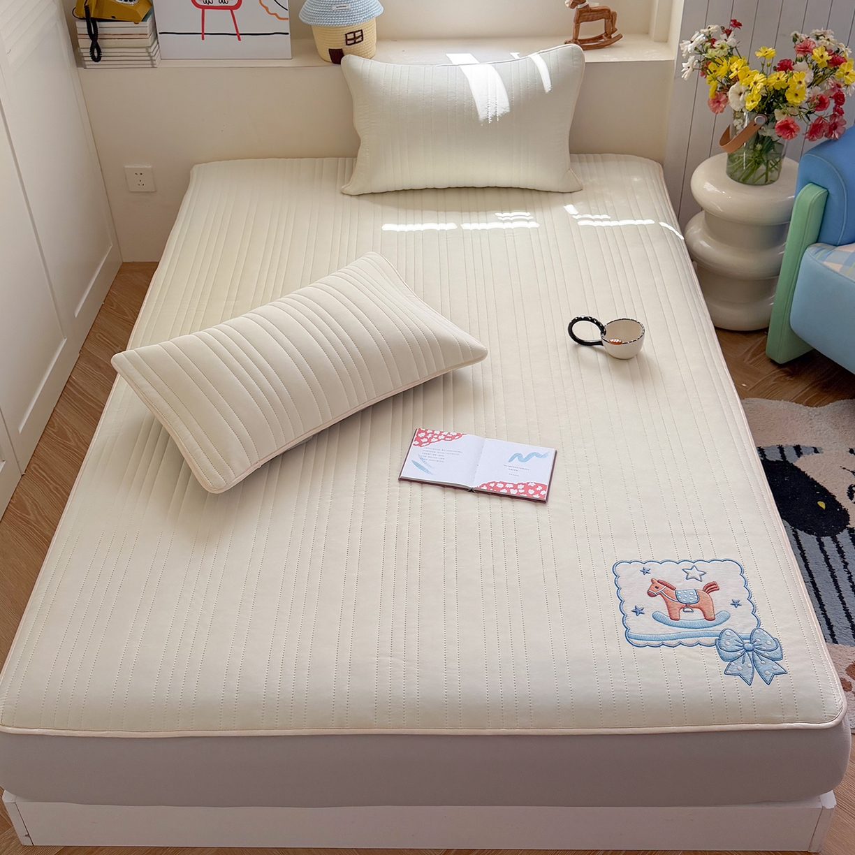 91家纺网 家纺一手货源 找家纺 TT.one 塔塔家居 2026新款A类夏日裸感凉感夏凉垫--小马系列 小马-奶昔黄