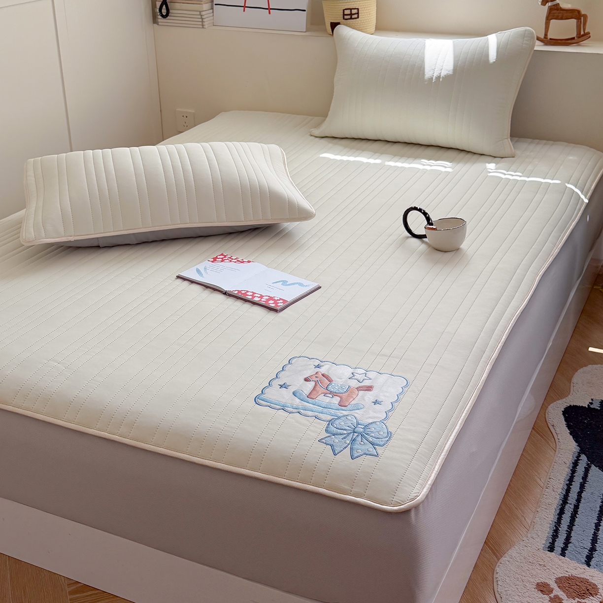 91家纺网 家纺一手货源 找家纺 TT.one 塔塔家居 2026新款A类夏日裸感凉感夏凉垫--小马系列 小马-奶昔黄