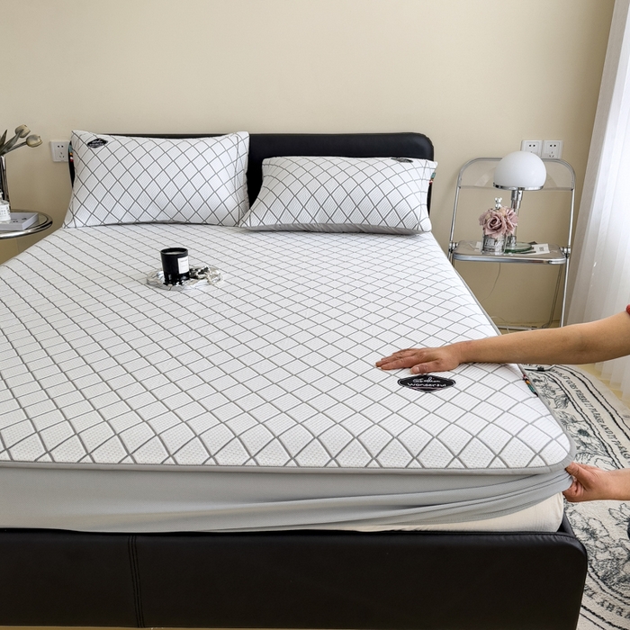 91家纺网 家纺一手货源 找家纺 印季家纺 2026新款轻奢简约凉感丝泡泡席-格调凉席（床笠款） 银灰