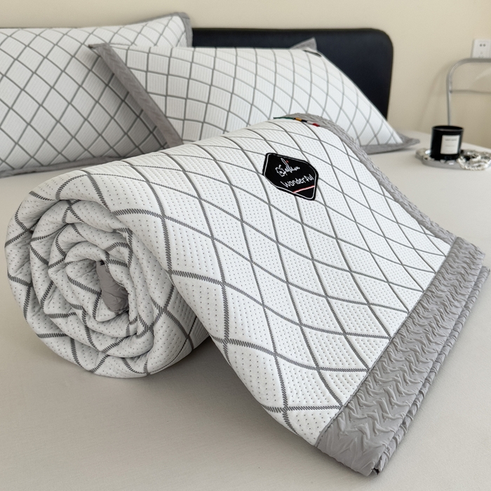 91家纺网 家纺一手货源 找家纺 印季家纺 2026新款轻奢简约凉感丝泡泡席-格调凉席（床笠款） 银灰