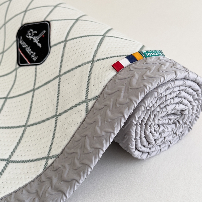 91家纺网 家纺一手货源 找家纺 印季家纺 2026新款轻奢简约凉感丝泡泡席-格调凉席（床笠款） 墨绿