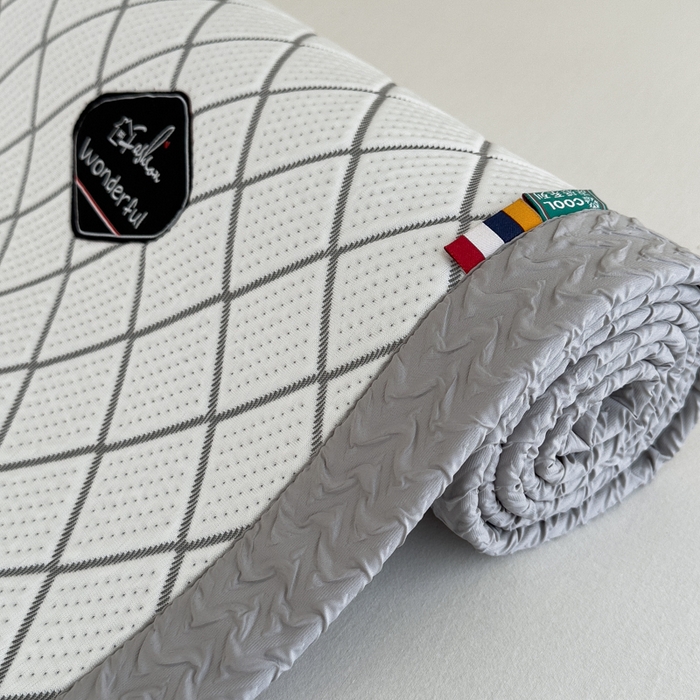 91家纺网 家纺一手货源 找家纺 印季家纺 2026新款轻奢简约凉感丝泡泡席-格调凉席（床笠款） 银灰