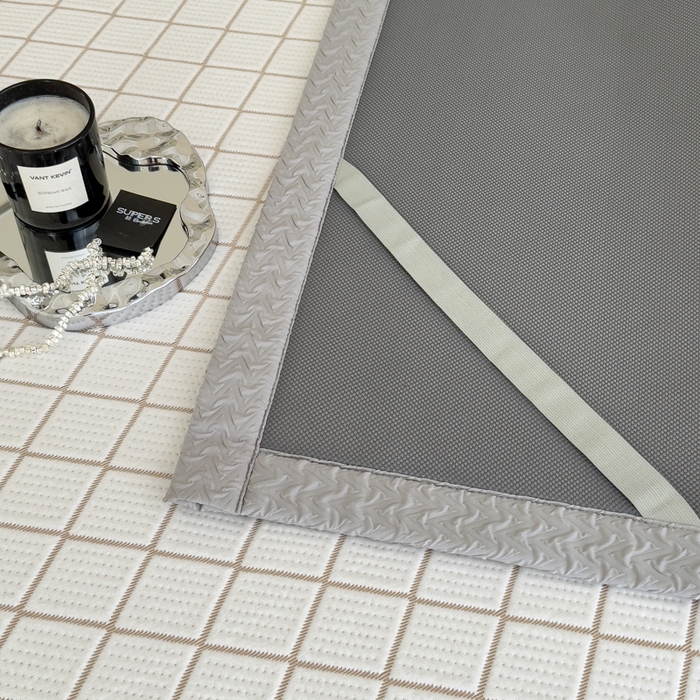 91家纺网 家纺一手货源 找家纺 印季家纺 2026新款轻奢简约凉感丝泡泡席-格调凉席（床笠款） 米黄